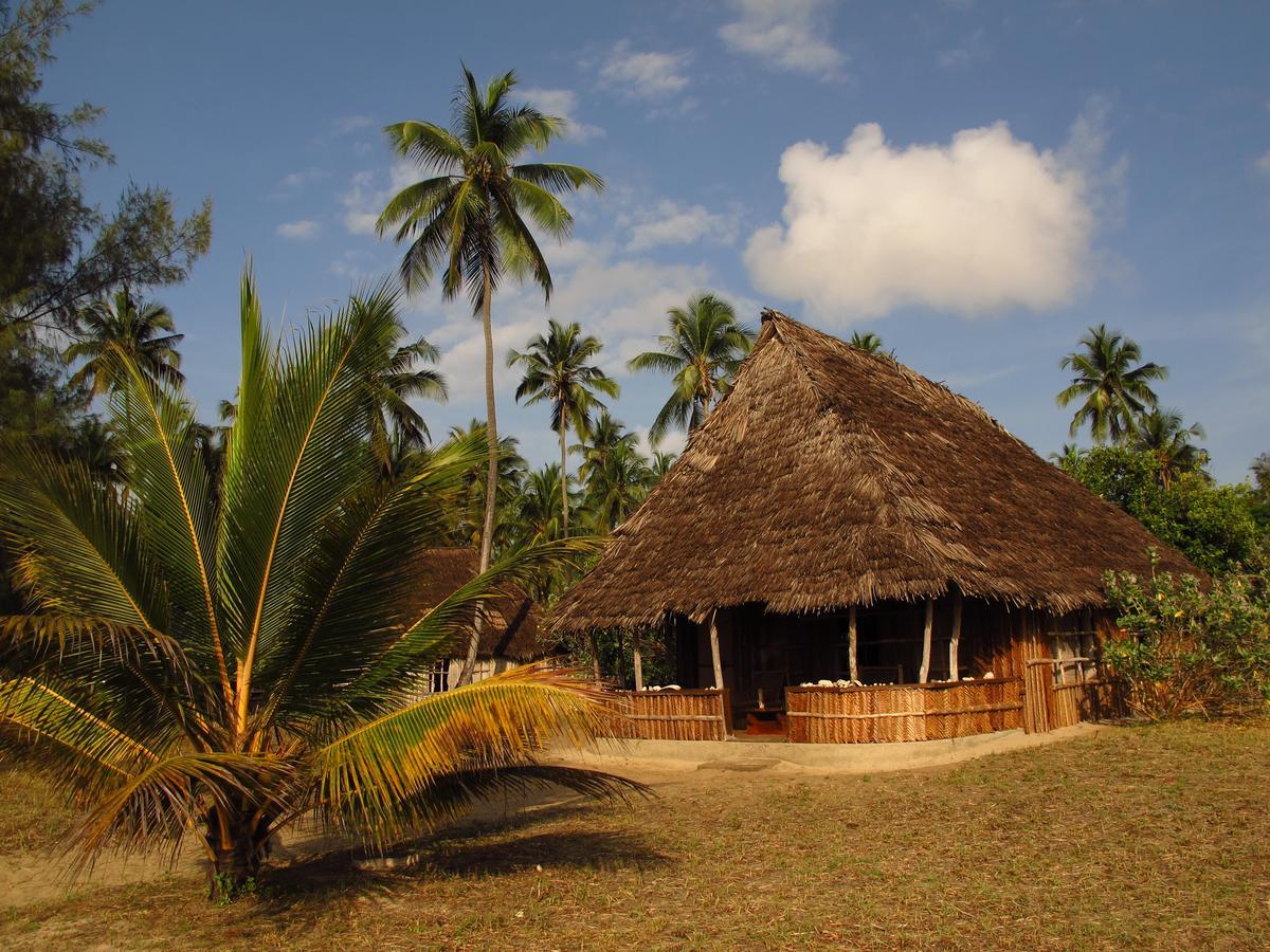 Emayani Beach Lodge Pangani Buitenkant foto