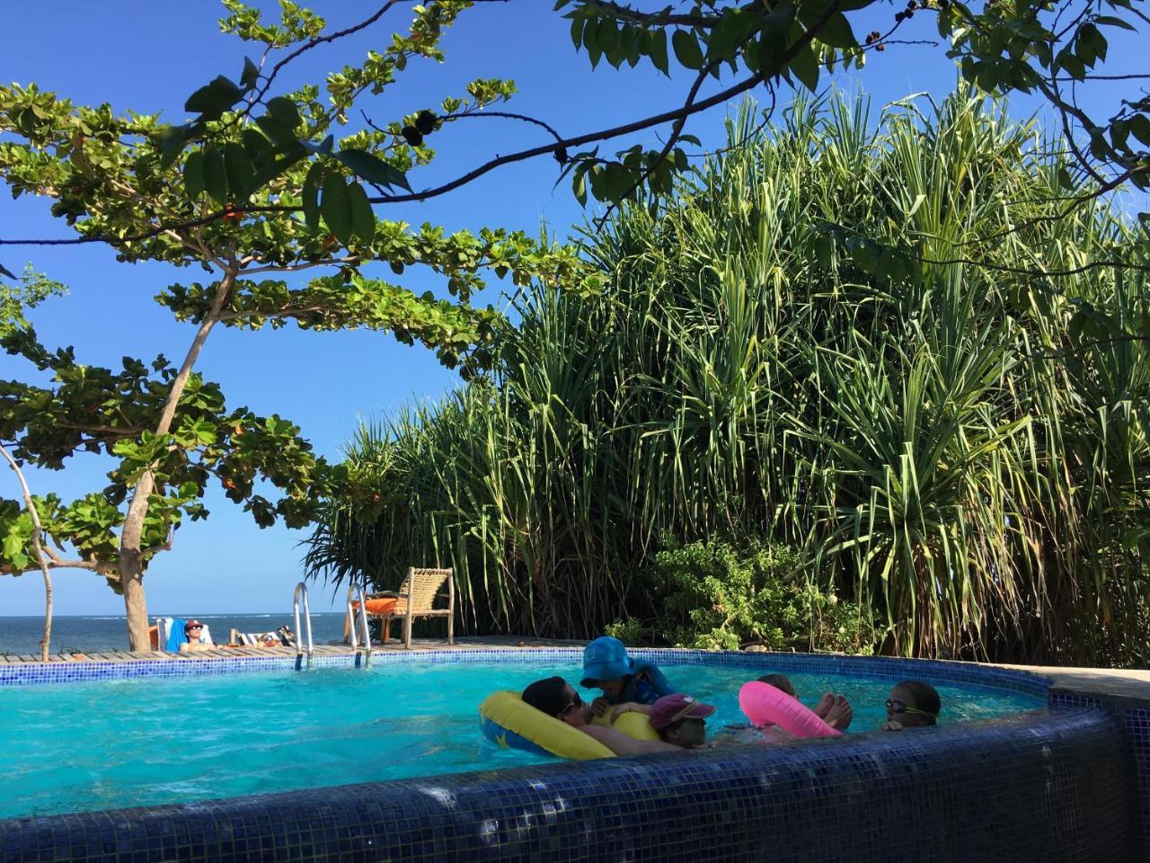 Emayani Beach Lodge Pangani Buitenkant foto